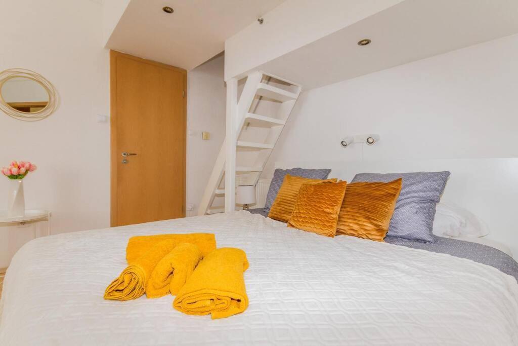 Trendy 2 Room Flat, Next To Corvin Mall Free Huge Garage! Ac,Dishwasher,Washmachine, Smart Tv Boedapest Buitenkant foto