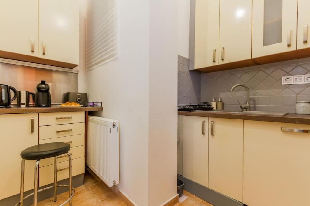 Trendy 2 Room Flat, Next To Corvin Mall Free Huge Garage! Ac,Dishwasher,Washmachine, Smart Tv Boedapest Buitenkant foto
