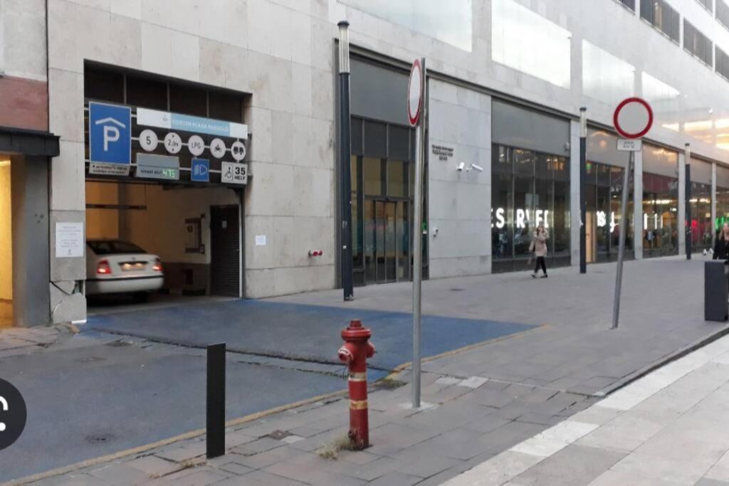 Trendy 2 Room Flat, Next To Corvin Mall Free Huge Garage! Ac,Dishwasher,Washmachine, Smart Tv Boedapest Buitenkant foto