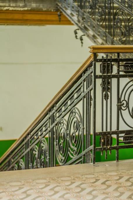 Trendy 2 Room Flat, Next To Corvin Mall Free Huge Garage! Ac,Dishwasher,Washmachine, Smart Tv Boedapest Buitenkant foto