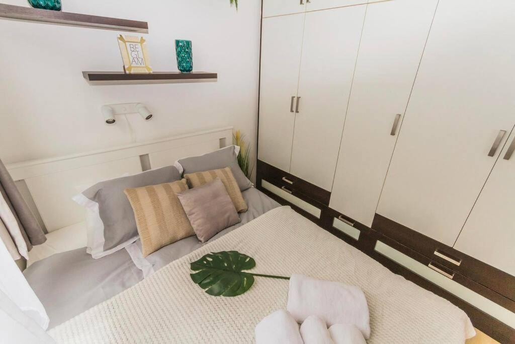 Trendy 2 Room Flat, Next To Corvin Mall Free Huge Garage! Ac,Dishwasher,Washmachine, Smart Tv Boedapest Buitenkant foto