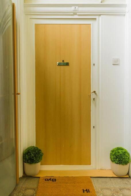 Trendy 2 Room Flat, Next To Corvin Mall Free Huge Garage! Ac,Dishwasher,Washmachine, Smart Tv Boedapest Buitenkant foto