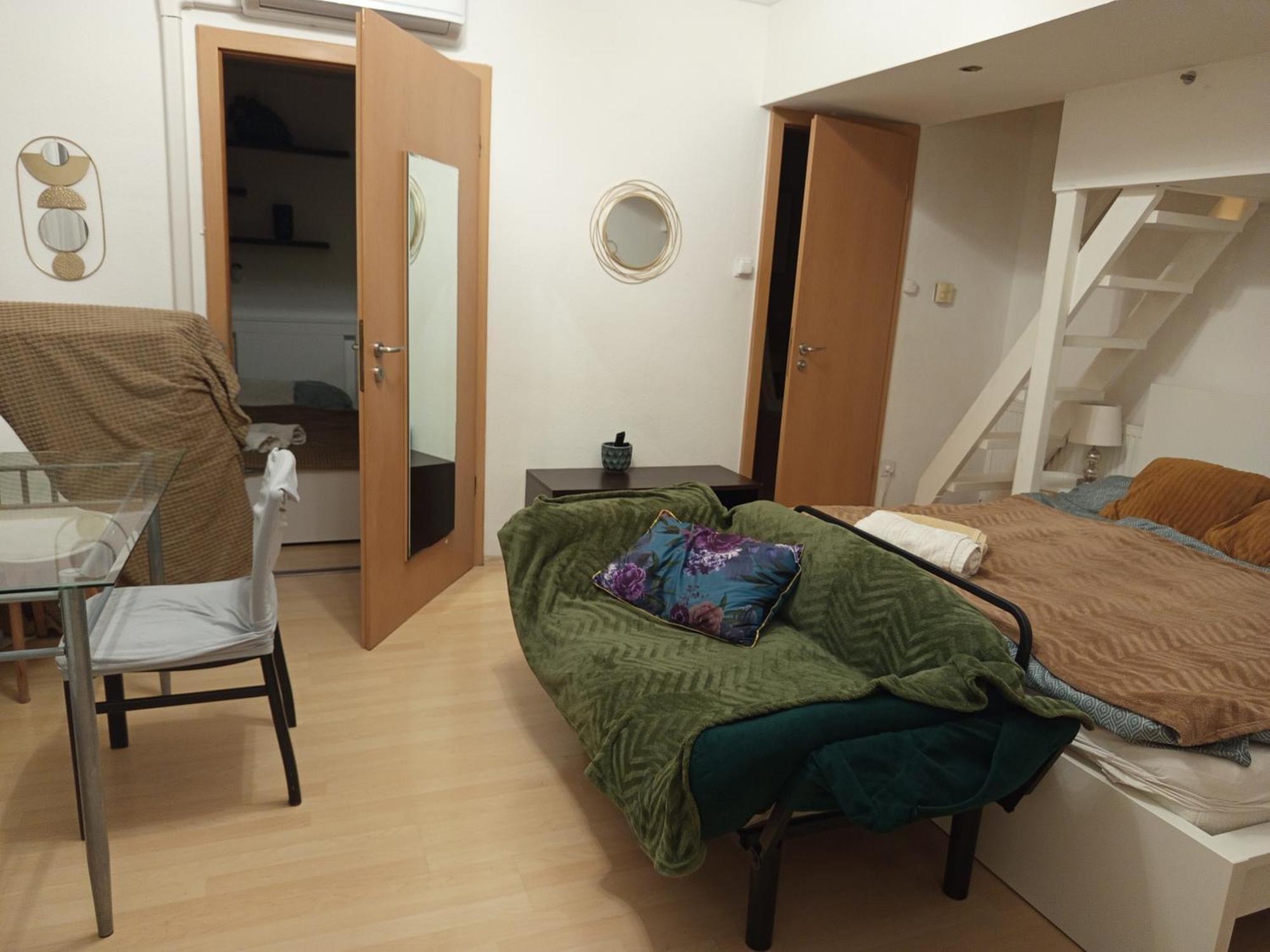 Trendy 2 Room Flat, Next To Corvin Mall Free Huge Garage! Ac,Dishwasher,Washmachine, Smart Tv Boedapest Buitenkant foto